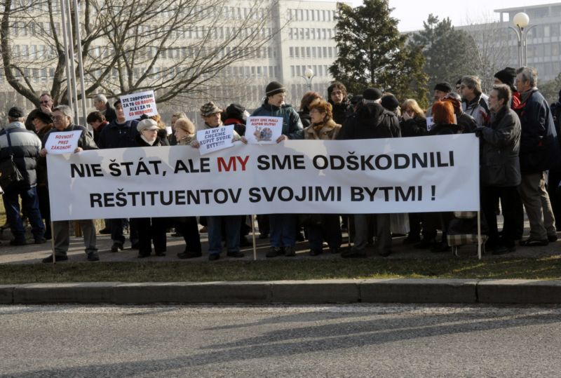 Protesty stěžovatelů na Slovensku. Protesty stěžovatelů na Slovensku.