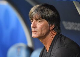 Trenér německé fotbalové reprezentace Joachim Löw po prohraném semifinále s domácí Francií jmenoval viníka nezdaru: smůlu.