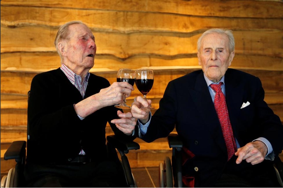 Belgičtí bratři Pieter a Paulus Langerockovi oslavili v pátek 103. narozeniny.