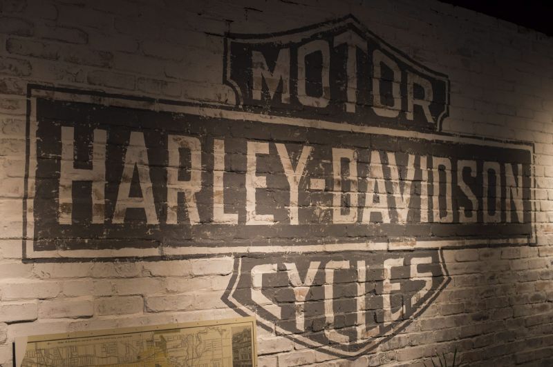 Logo motocykolvé firmy Harley Davidson.