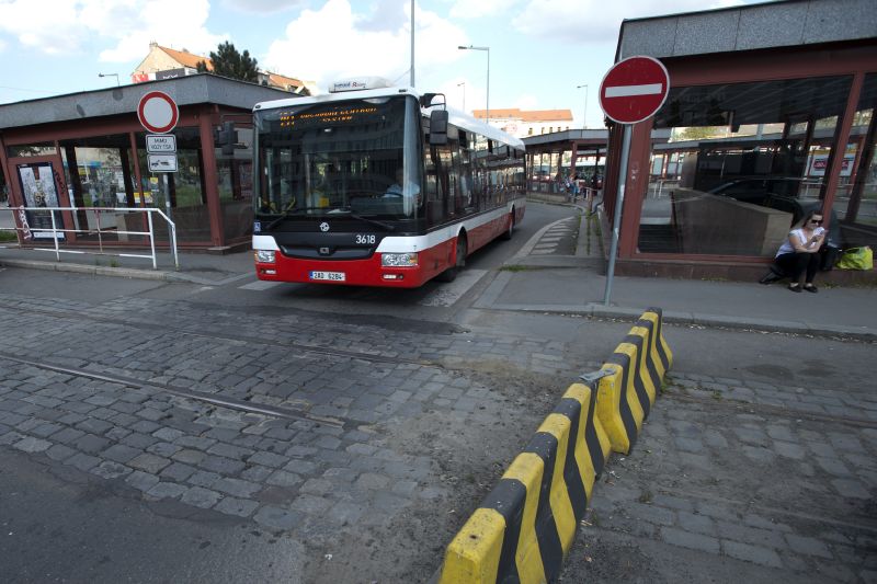 Autobus pražské MHD.