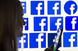 Svůj automatický překladač chce Facebook spustit ještě letos.