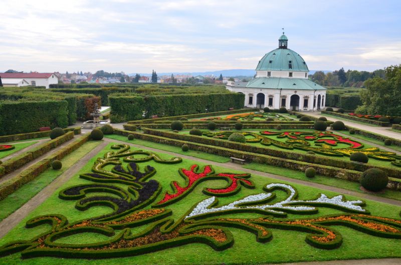 Kroměřížská Květná zahrada spolu s arcibiskupským zámkem a Podzámeckou zahradou je zapsána na seznamu UNESCO.