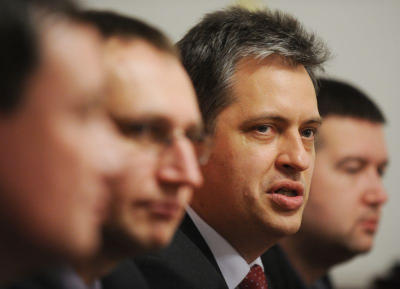 Plán ministra pro lidská práva Jiřího Dienstbiera kabinet nepodpořil.   