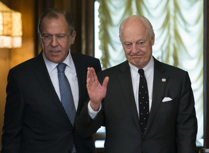 Sergej Lavrov a Staffan de Mistura.