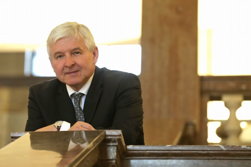 Guvernér ČNB Jiří Rusnok. Guvernér ČNB Jiří Rusnok.