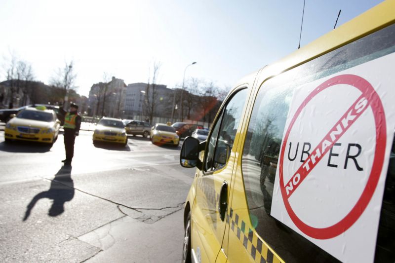 Proti Uberu v Maďarsku protestovali taxikáři (ilustrační foto). Proti Uberu v Maďarsku protestovali taxikáři (ilustrační foto).