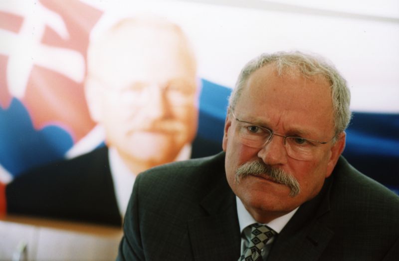 Slovenský exprezident Ivan Gašparovič trpí rakovinou tlustého střeva.
