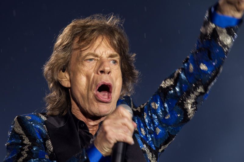 Mick Jagger bude poosmé otcem.