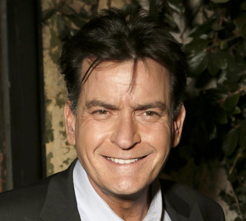 Charlie Sheen chce na své nemoci vydělat.