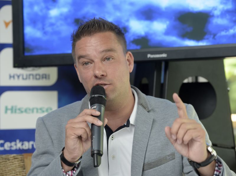 Bývalý fotbalista a nynější komentátor Petr Švancara.