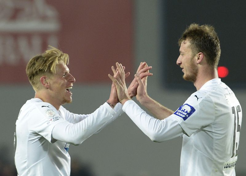 Fotbalisté Plzně František Rajtoral a Michael Krmenčík.