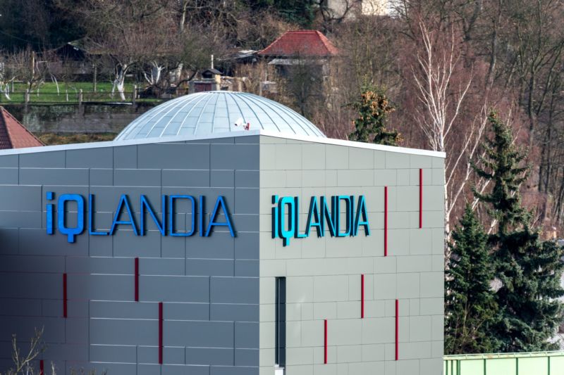 Budova liberecké IQlandie. Budova liberecké IQlandie.