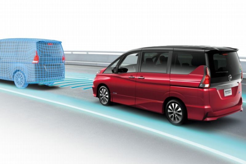 Nissan Serena se systémem ProPilot.