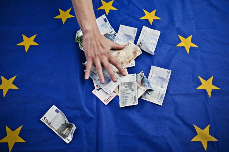 Vláda rozhodla, že se bude bránit kvůli vracení přibližně 17 milionů korun. Vláda rozhodla, že se bude bránit kvůli vracení přibližně 17 milionů korun.