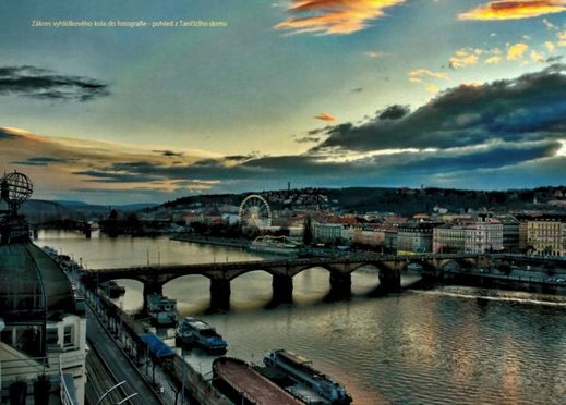 Zákres vyhlídkového kola do fotografie, pohled z Tančícího domu.