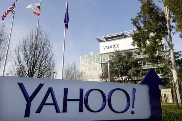  Americká společnost Yahoo.