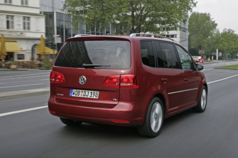 Mezi nejžádanější vozy patří VW Touran díky svému vnitřnímu prostoru.