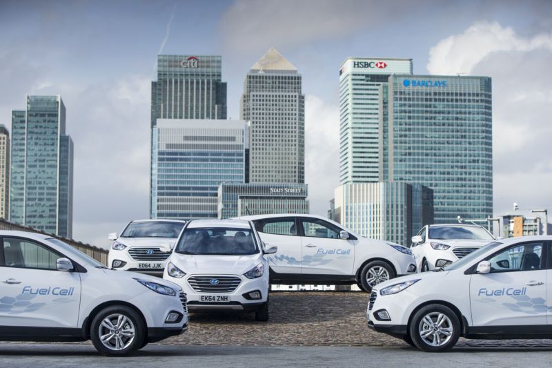 Mezi alternativními pohony nabízí Hyundai i vodíkový v modelu ix35 Fuel Cell.