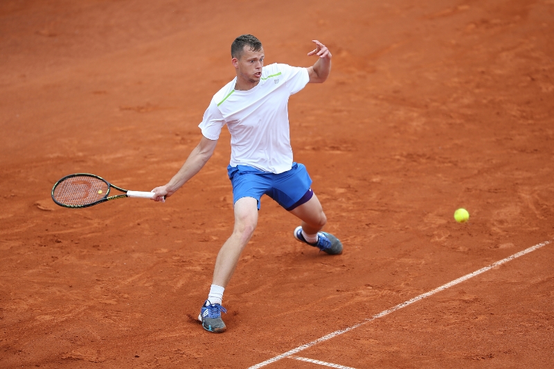 Tenista Adam Pavlásek si na turnaji v Kitzbühelu zahraje první čtvrtfinále na okruhu ATP v kariéře. Tenista Adam Pavlásek si na turnaji v Kitzbühelu zahraje první čtvrtfinále na okruhu ATP v kariéře.