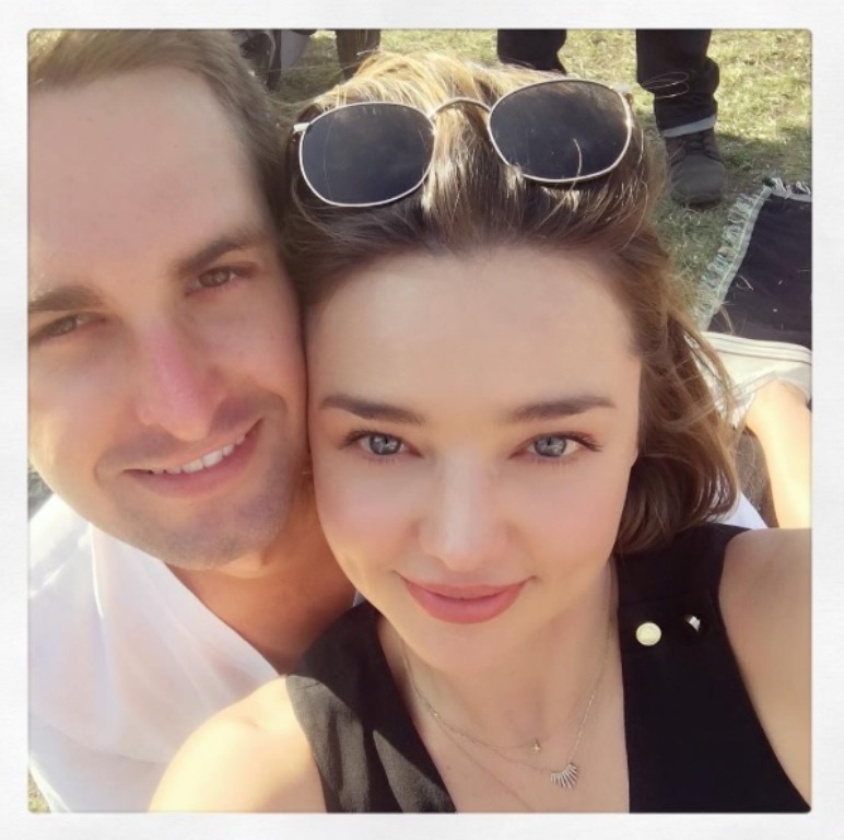 Miranda Kerr si bude brát miliardáře Evana Spiegela, který je zakladatelem Snapchatu.