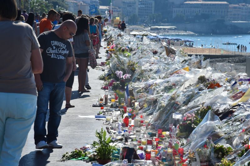Parlament podpořil výjimečný stav po vražedném útoku v Nice. 