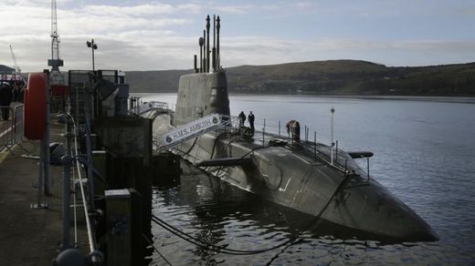 Ponorka HMS Ambush.