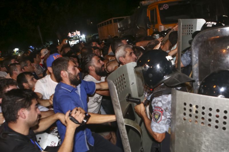 Demonstrace v Jerevanu.