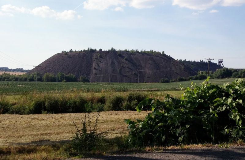 Uranová halda u Příbrami.
