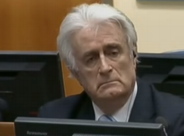 Bývalý politický předák bosenských Srbů Radovan Karadžić.