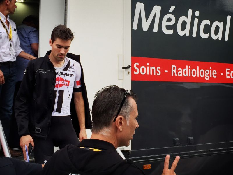 Holandský cyklista Tom Dumoulin po konci 19. etapy Tour de France