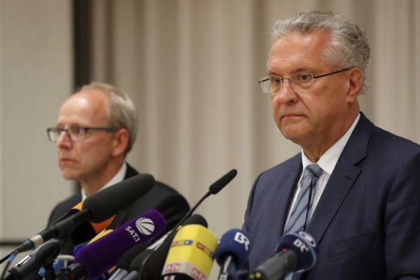 Bavorský ministr vnitra Joachim Herrmann. 