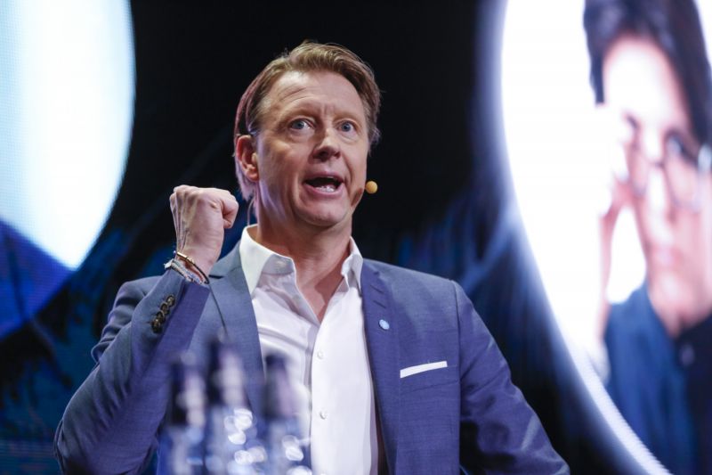 Hans Vestberg se vzdal funkce.