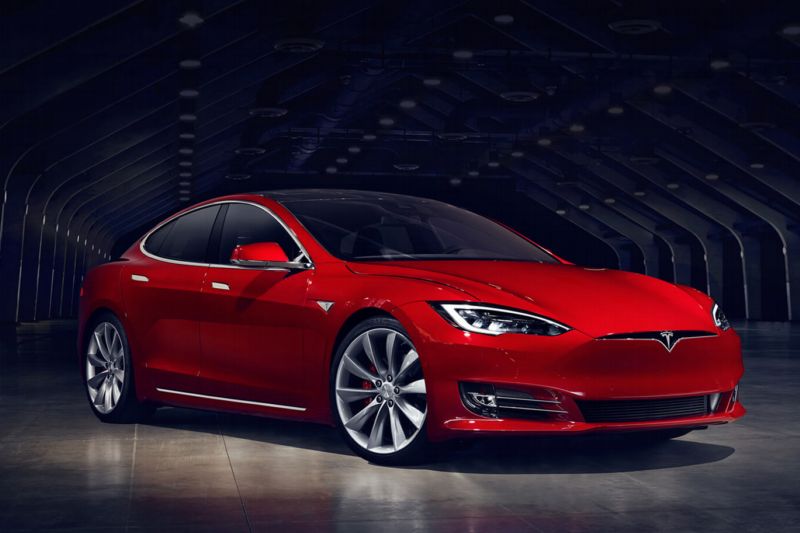 Elektromobil Tesla Model S. který nese primát prvního vozu s autopilotem se smrtelnou havárií.