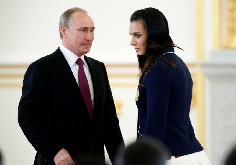 Podle ruského prezidenta Vladimira Putina jsou ruští atleti obětí diskriminace a dvojích standardů. Podle ruského prezidenta Vladimira Putina jsou ruští atleti obětí diskriminace a dvojích standardů.