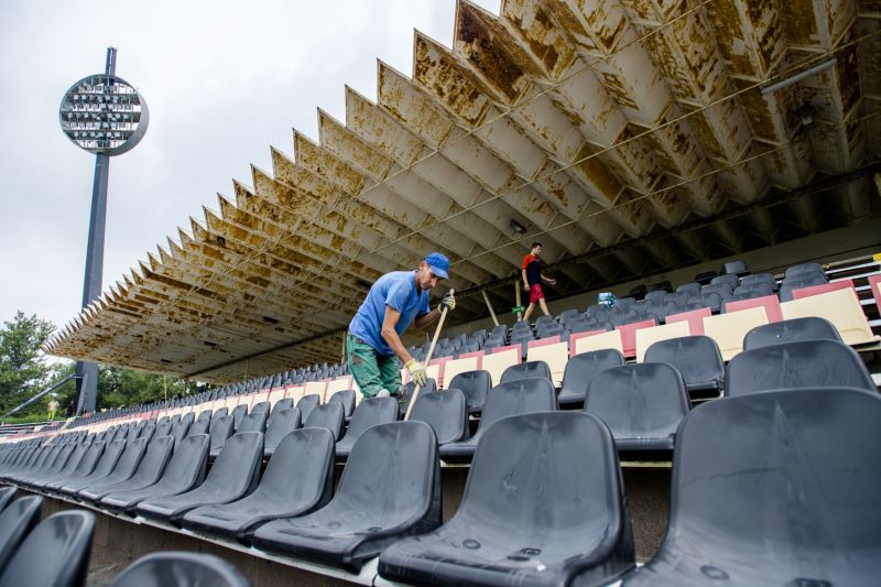 Stadion v Hradci Králové je v rekonstrukci 