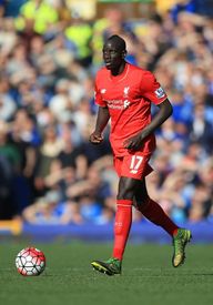 Mamadou Sakho v červeném dresu Liverpoolu.