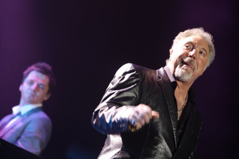 Legendární zpěvák Tom Jones vystoupí v pátek na hudebním festivalu Benátská!