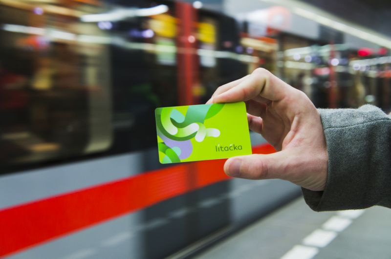 O Lítačku, tedy kartu nahrazující Opencard, je zájem. Nově si ji lidé mohou vyzvednout i na stanicích ČD.