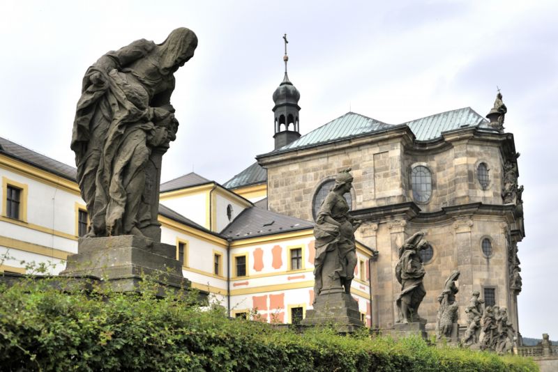 O víkendu se můžete proběhnout nočním Kuksem. O víkendu se můžete proběhnout nočním Kuksem.