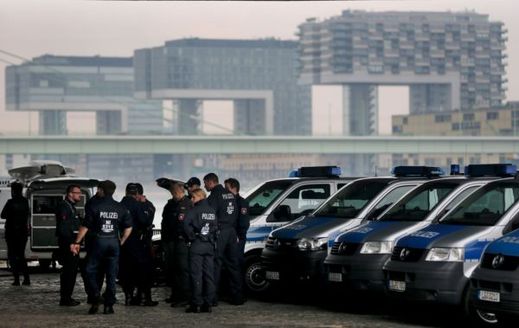 Situaci v Německu hlídá 2700 policistů.