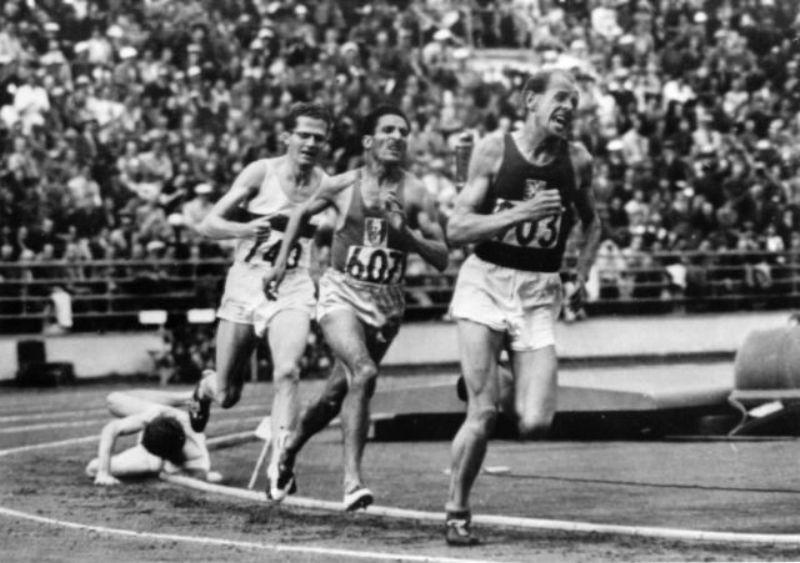 Emil Zátopek (v čele) na olympiádě v Helsinkách 1952.