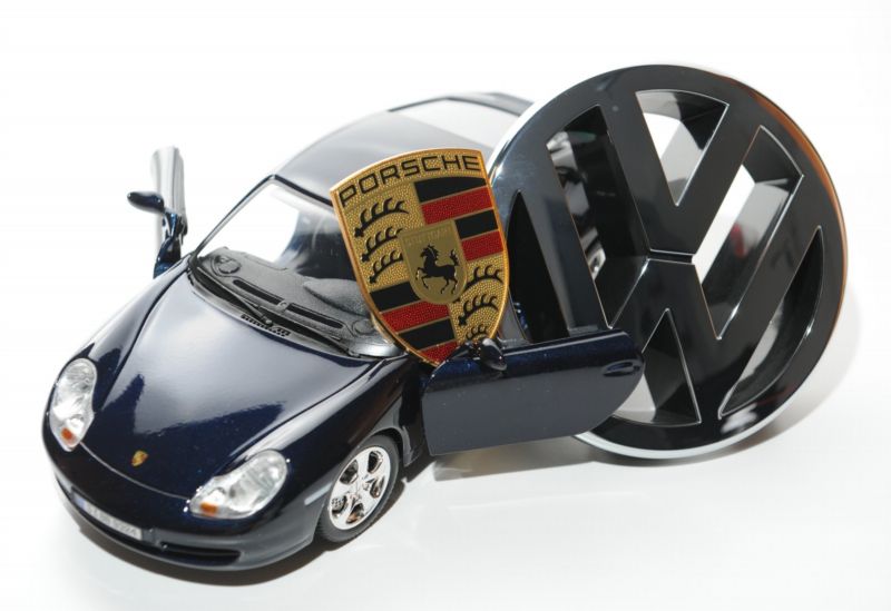 Společnosti Porsche uškodila spojitost se skandálem Volkswagenu. Společnosti Porsche uškodila spojitost se skandálem Volkswagenu.
