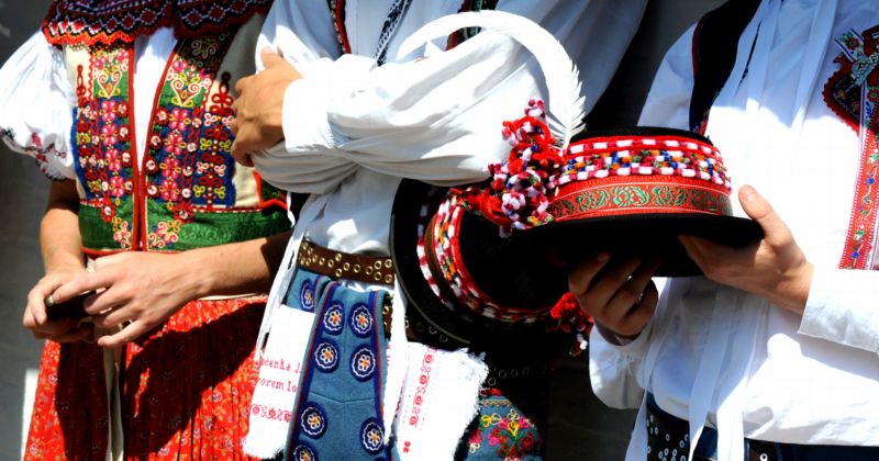Na festivalu Jánošíkův dukát se letos představí více než dvacet souborů a skupin. Na festivalu Jánošíkův dukát se letos představí více než dvacet souborů a skupin.