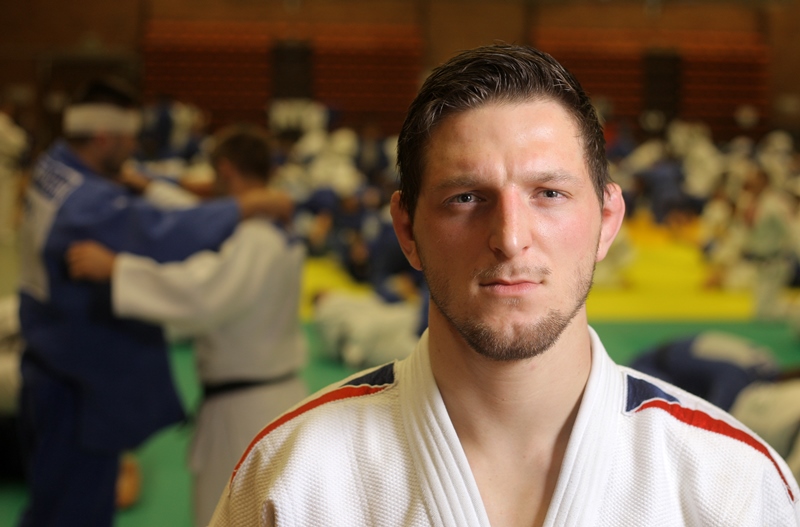 Lukáš Krpálek ponese českou vlajku při pátečním zahájení olympijských her v Riu de Janeiro. Lukáš Krpálek ponese českou vlajku při pátečním zahájení olympijských her v Riu de Janeiro.