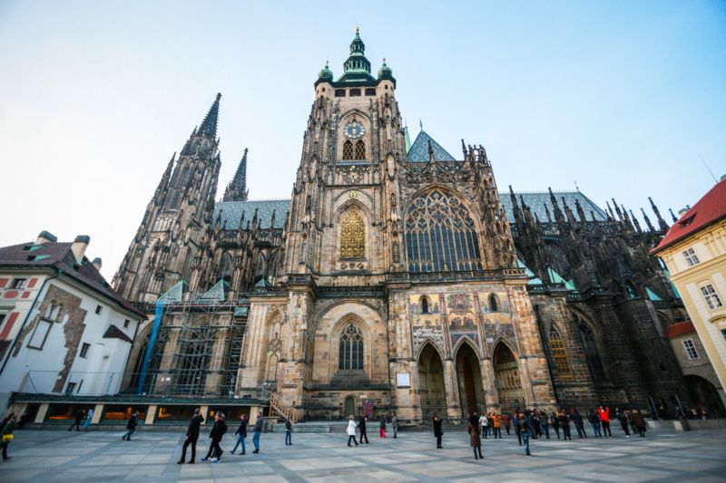 Nejnavštěvovanější turistickou lokalitou byl v roce 2015 Pražský Hrad. Na snímku Katedrála sv. Víta, Václava a Vojtěcha.