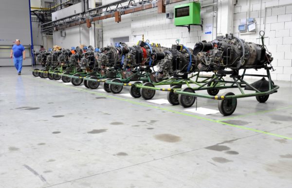 Sklad leteckých motorů společnosti GE Aviation Czech.
