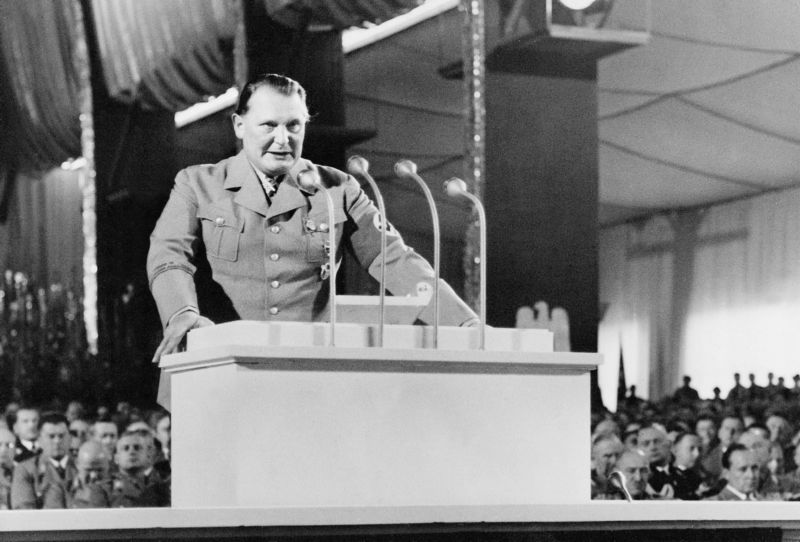Do dražby půjde pozlacená pistole nacistického pohlavára Hermanna Göringa.