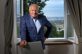 Václav Klaus po ukončení rozhovoru. 