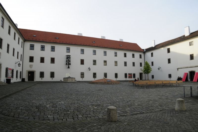 Pro slavnostní zahájení festivalu pořadatelé vybrali nádvoří hradu Špilberk.